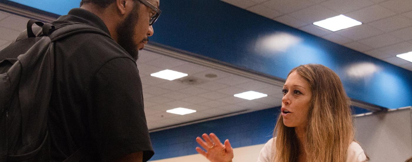 PGCC Transfer Student Being Helped by an Advisor
